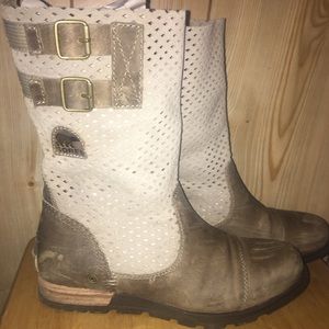 EUC Sorel Major Pull on laser cut boots - US 8.5